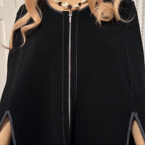 Long Drape Type Vest Reversible Black and Gray Excellent Condition Large to XL - Picture 3 of 6